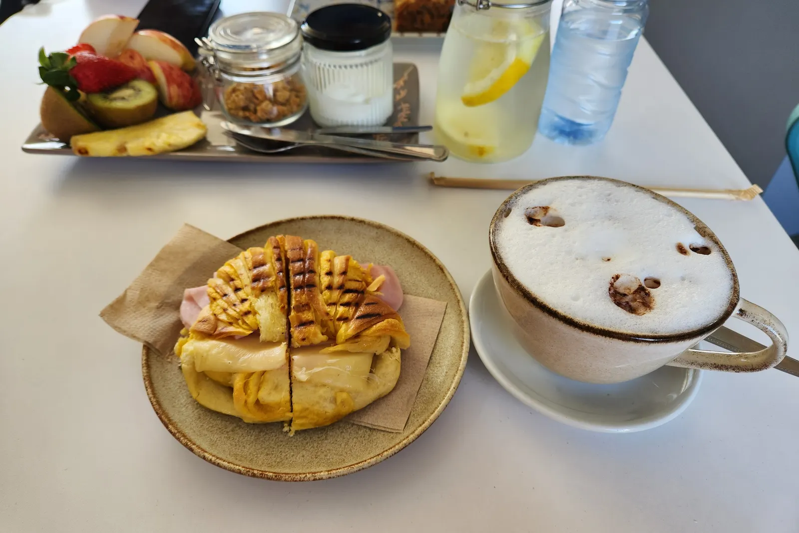Brunch at Cafetaria do Mercado da Afurada