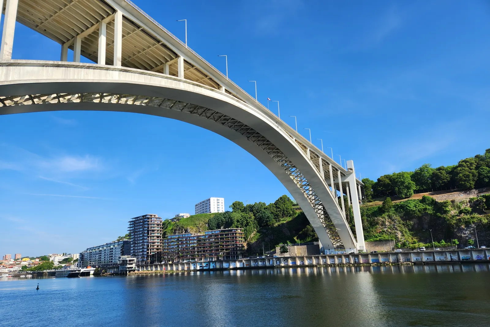 Ponte da Arrábida. Bridge view over the Douro from Gaia